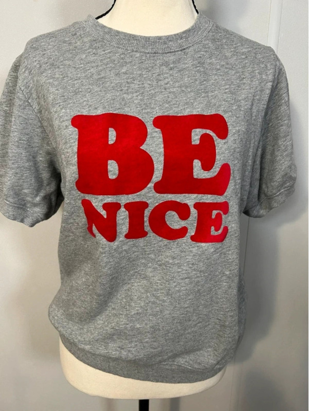 Ban.do Be Nice Graphic Sweatshirt Tee Gray Red Short Sleeve